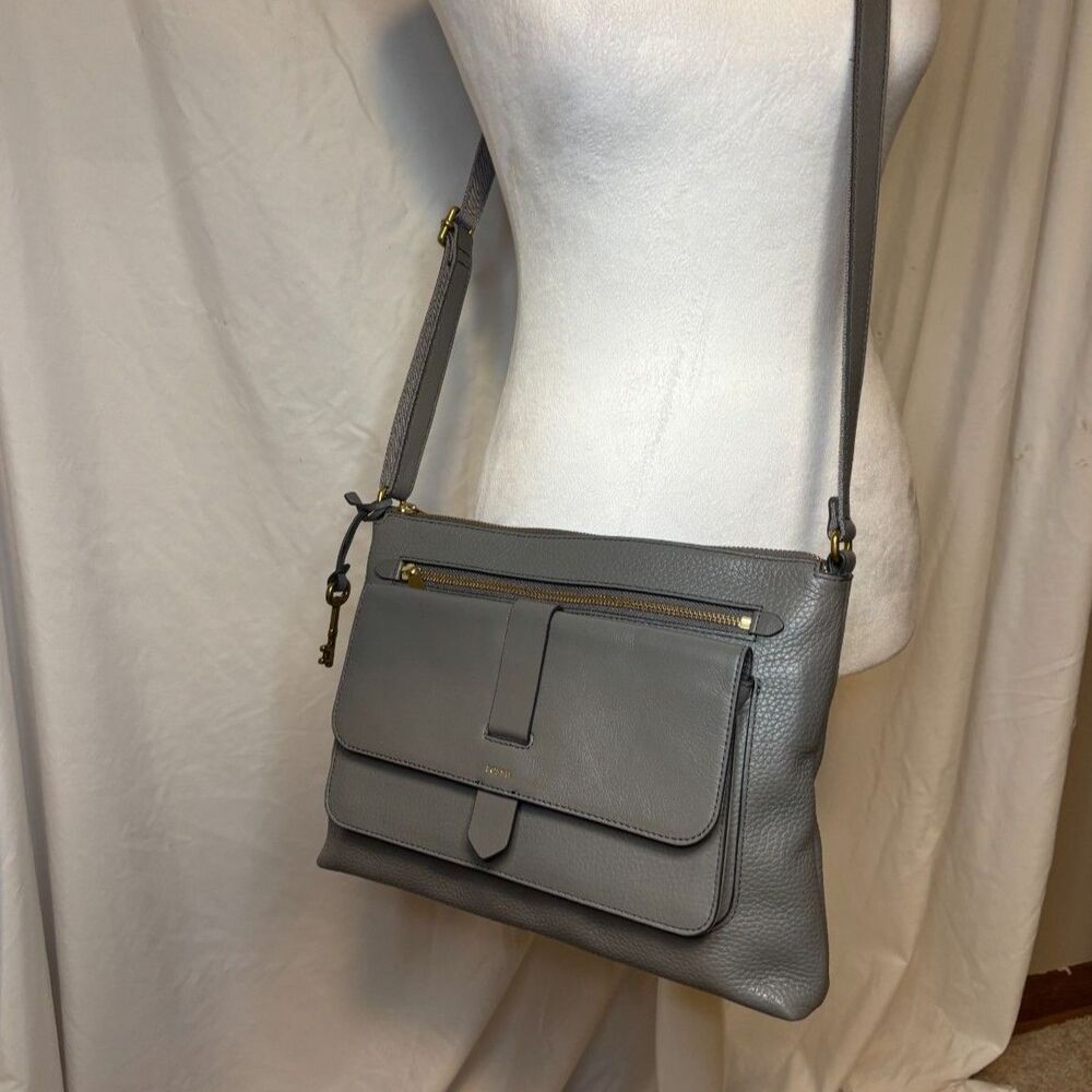 Fossil Kinley Gray Pebbled Leather Adjustable Crossbody Shoulder Bag Purse - Picture 2 of 13